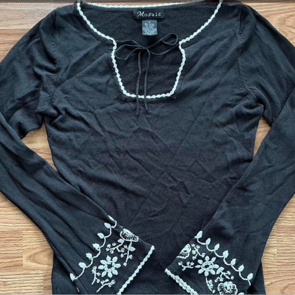 Vintage black and white embroidered long sleeve top with white lace.